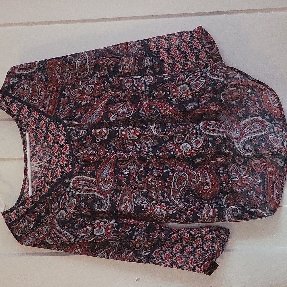 NWOT Size Small Paisley sheer 3/4 sleeve women's blouse.